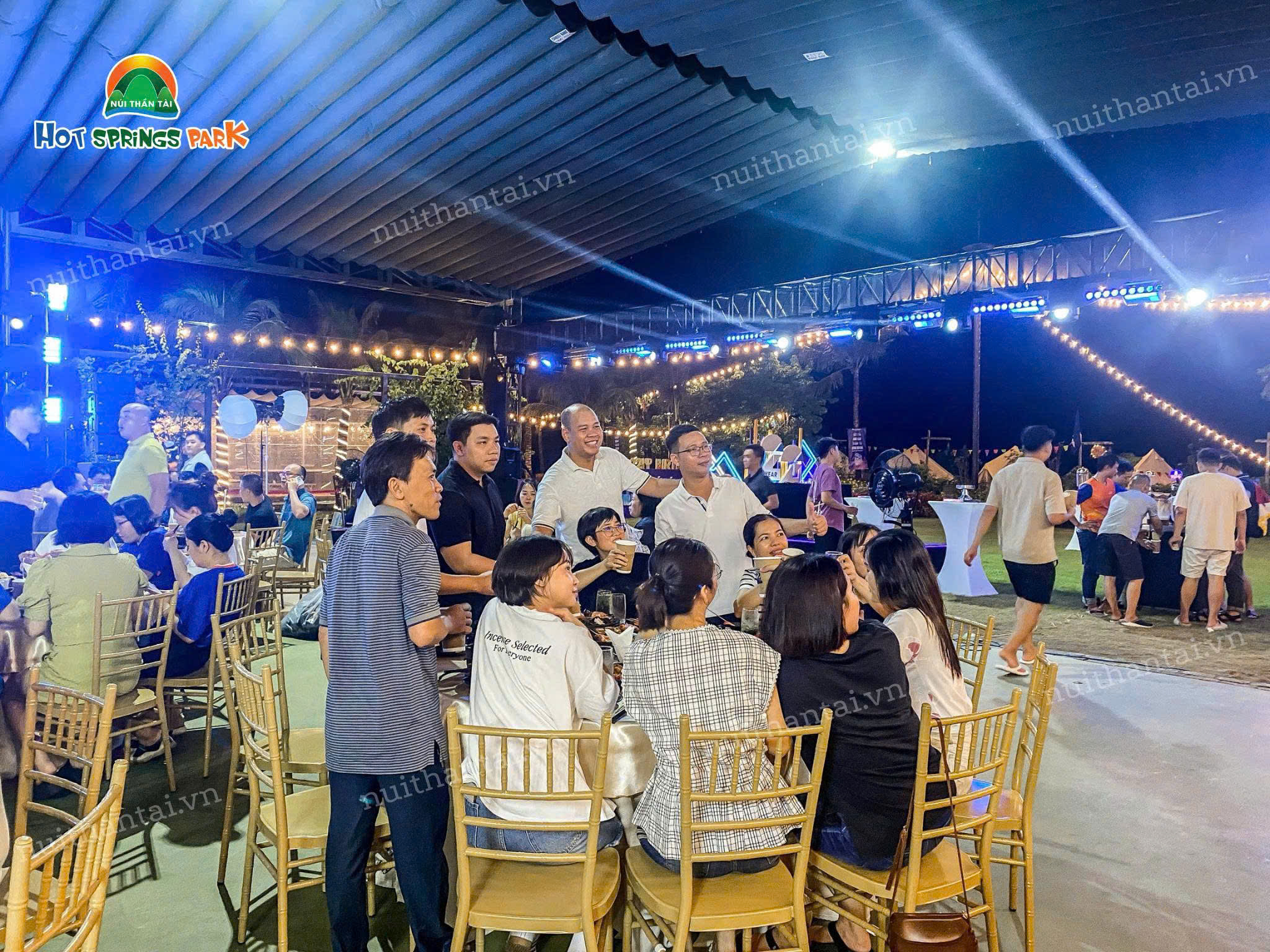 Công Viên Suối Khoáng Nóng Núi Thần Tài 3