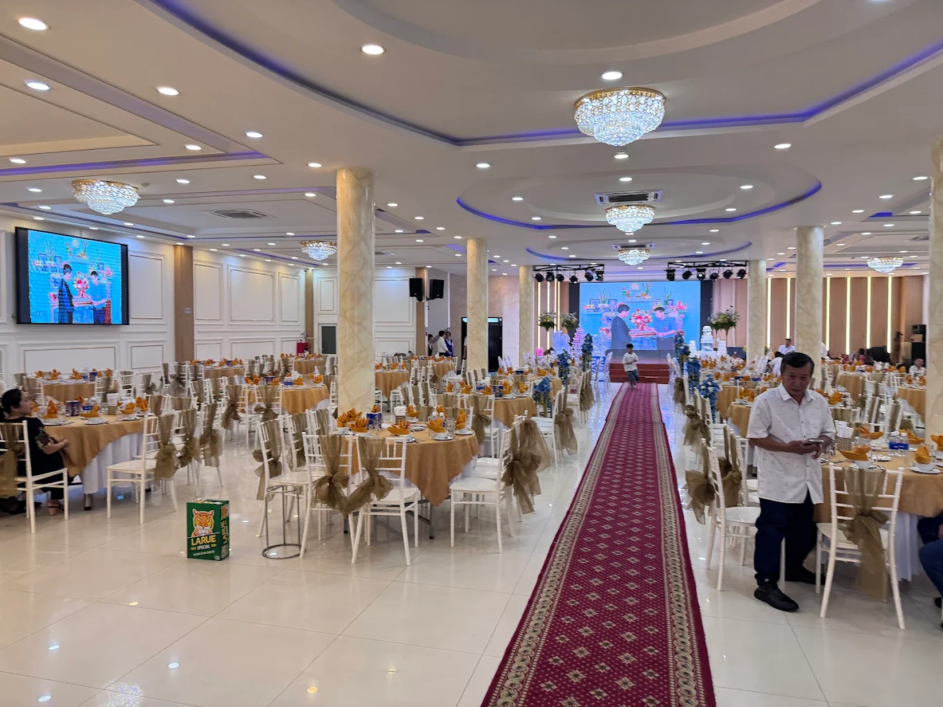 Ghe Tiffany Nhua Nha Hang Thanh Tri Buon Ma Thuot 2