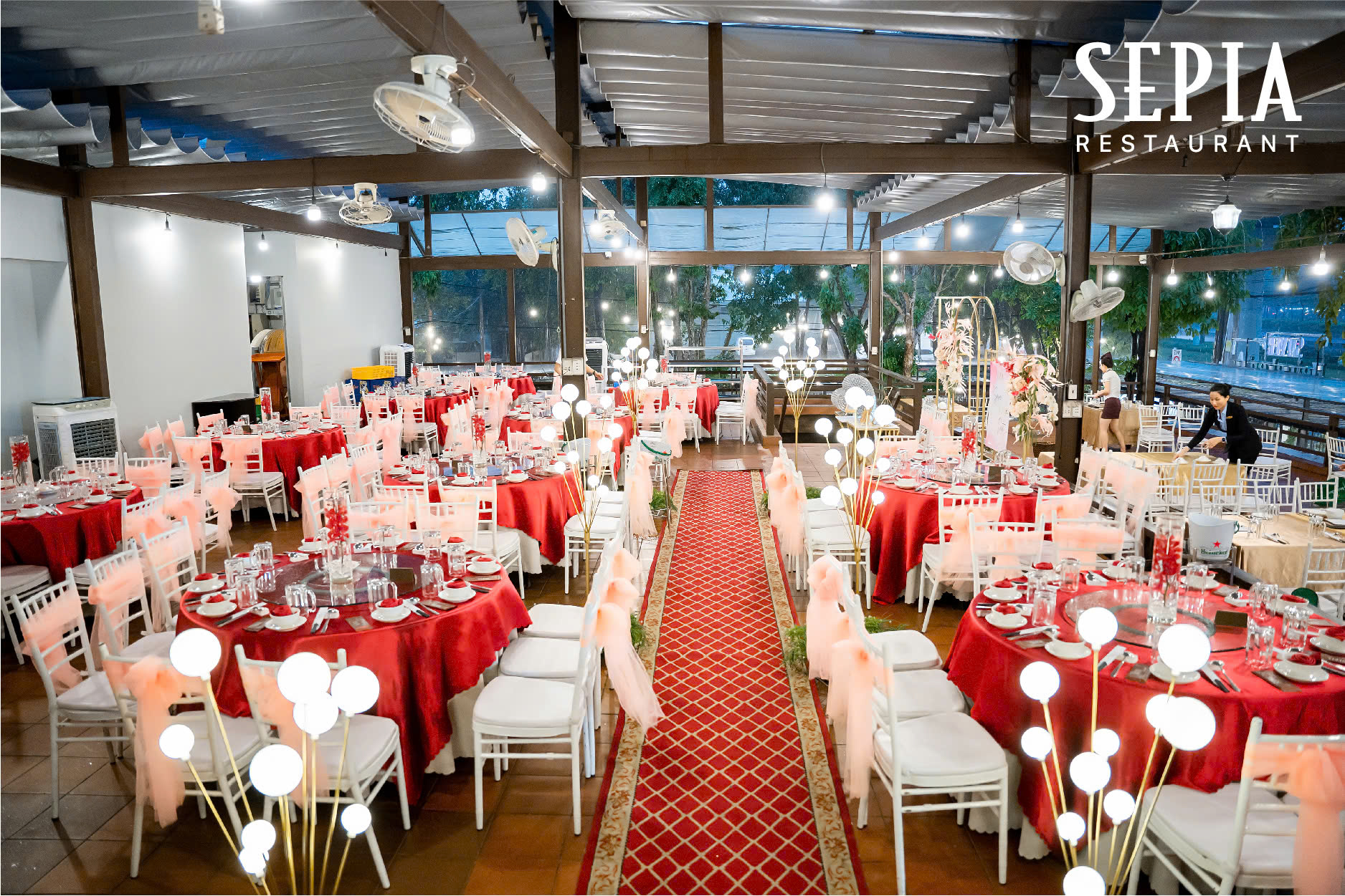 Ghe Tiffany sat tai Nha hang hai san Sepia Thu Duc 5