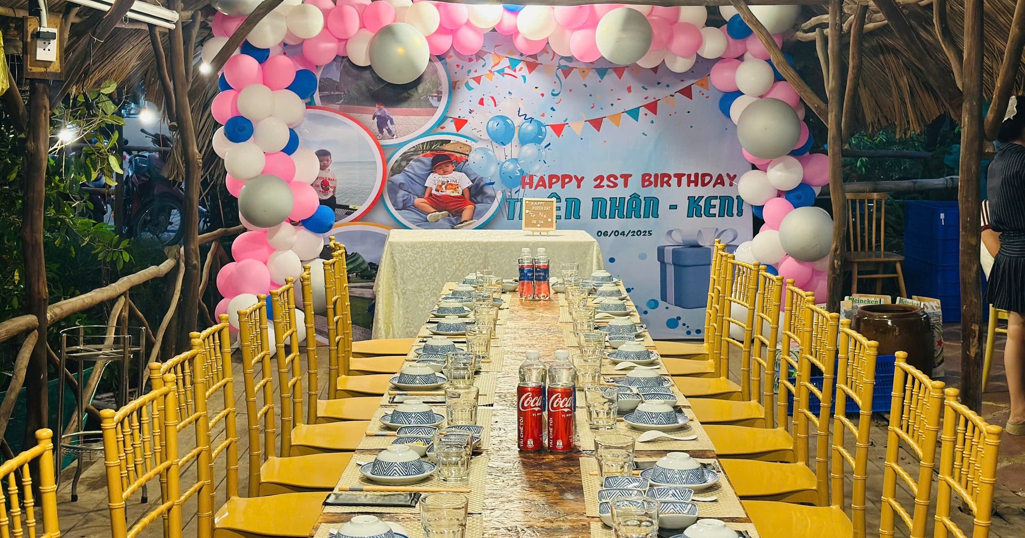 Ghe Tiffany vang dong tai am thuc sin thai a oi Thu duc2