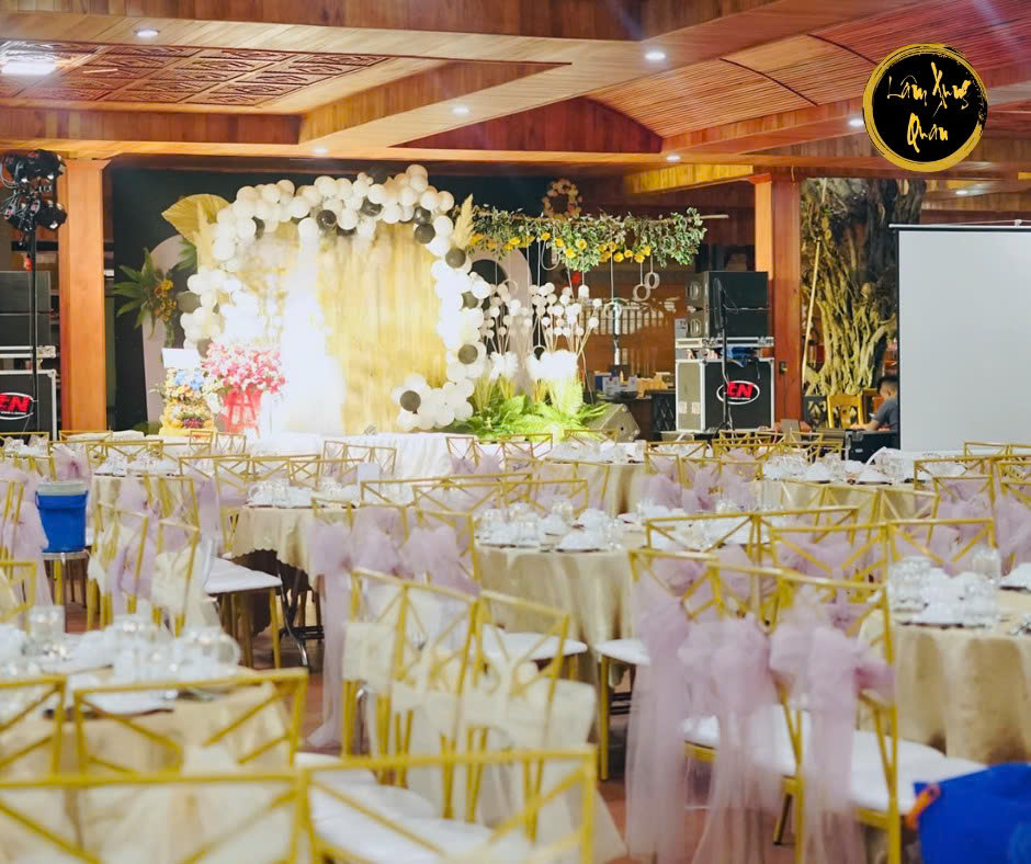 Ghế Chameleon tại Lâm Xung Quán Nhơn Trạch 2