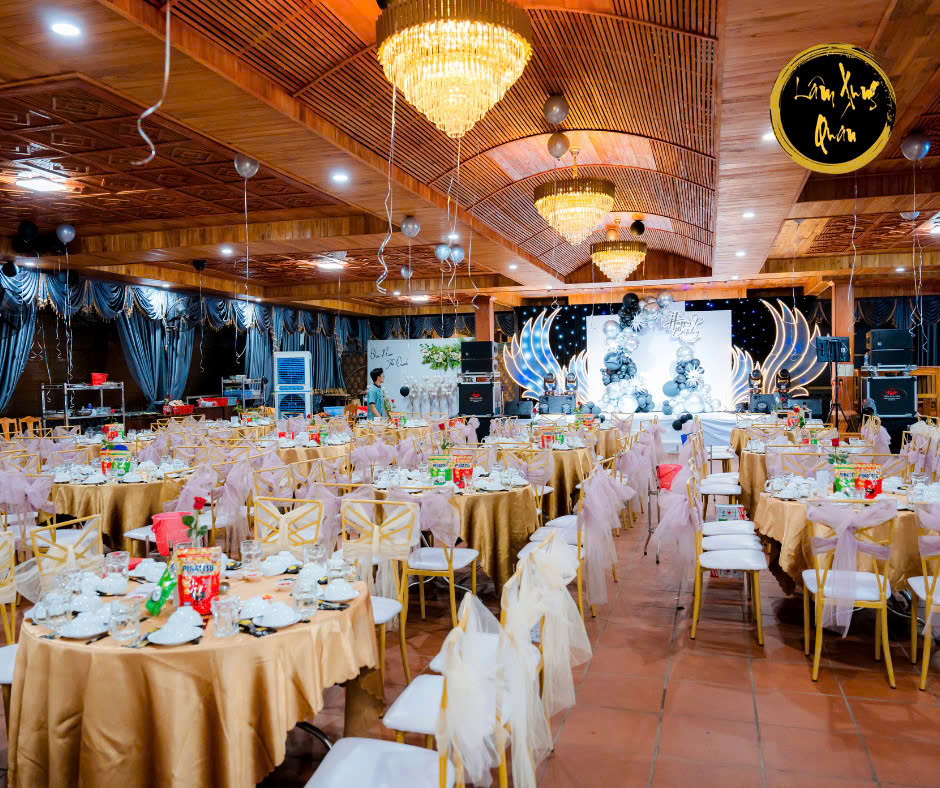 Ghế Chameleon tại Lâm Xung Quán Nhơn Trạch 6