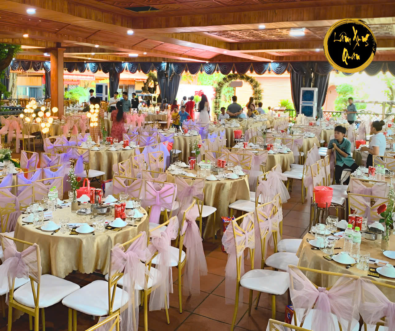 Ghế Chameleon tại Lâm Xung Quán Nhơn Trạch 7