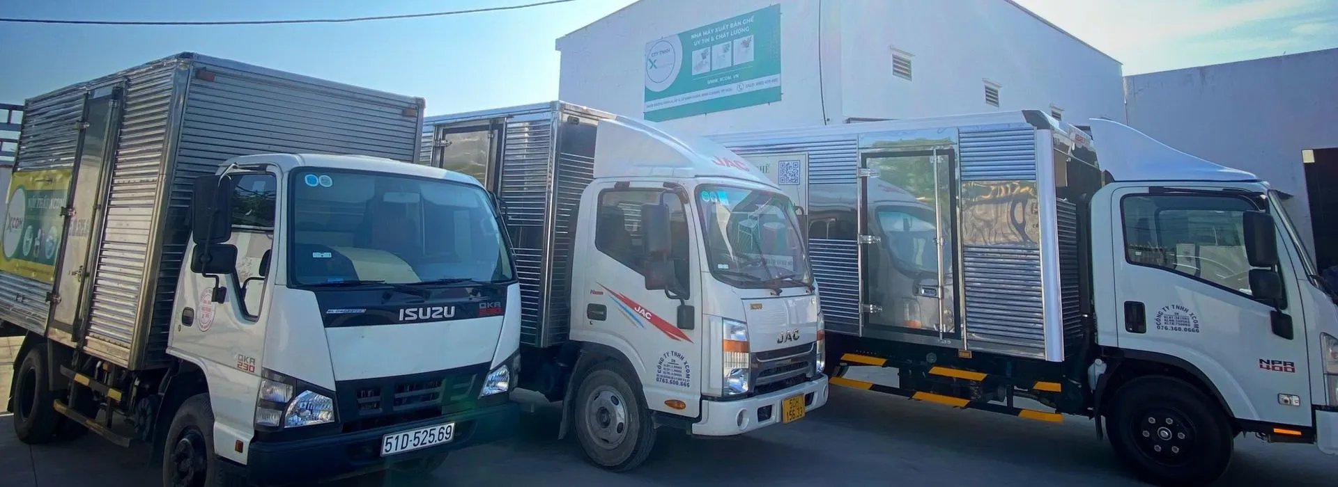 banner nha may san xuat