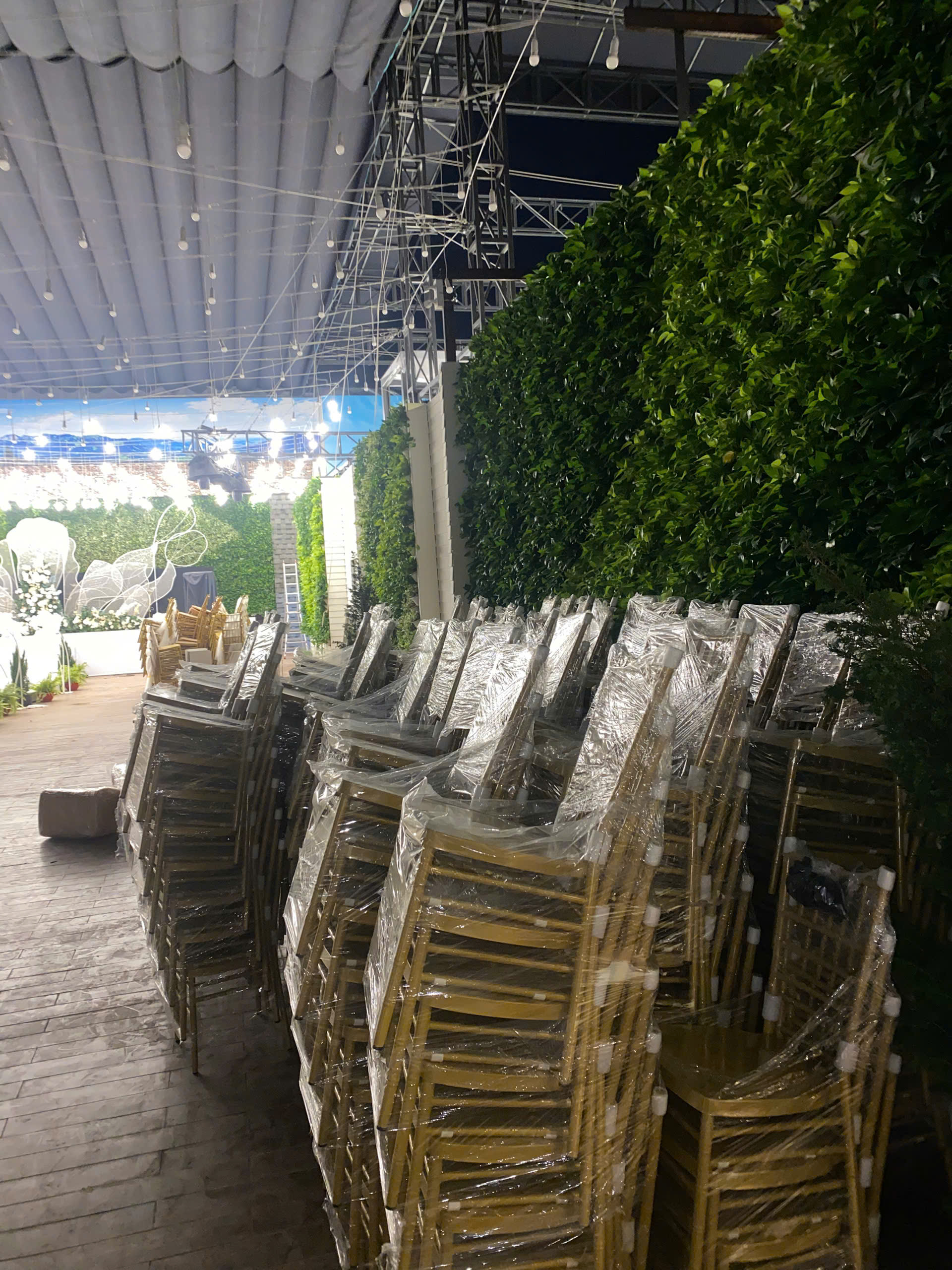 cac chong ghe duoc giao tai NH DONG XANH