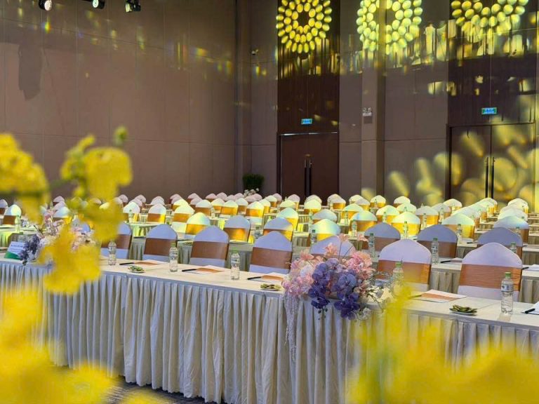 Cung Cấp Full Combo Ghế Banquet & Áo Ghế Tại Happy Palace – Phan Thiết 7 - Nội thất Xcom