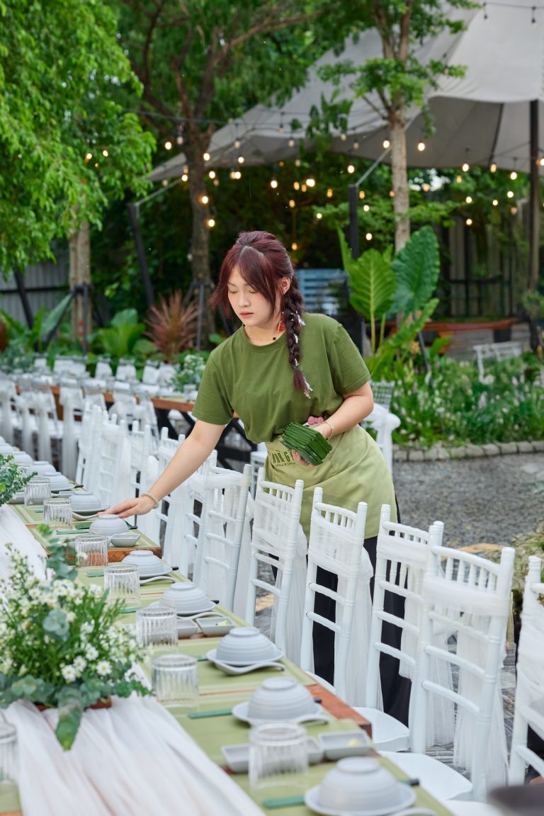 Grill & Chill (Thủ Đức): Điểm Nhấn Tinh Tế Với Ghế Tiffany Sắt Trắng 8 - Nội thất Xcom