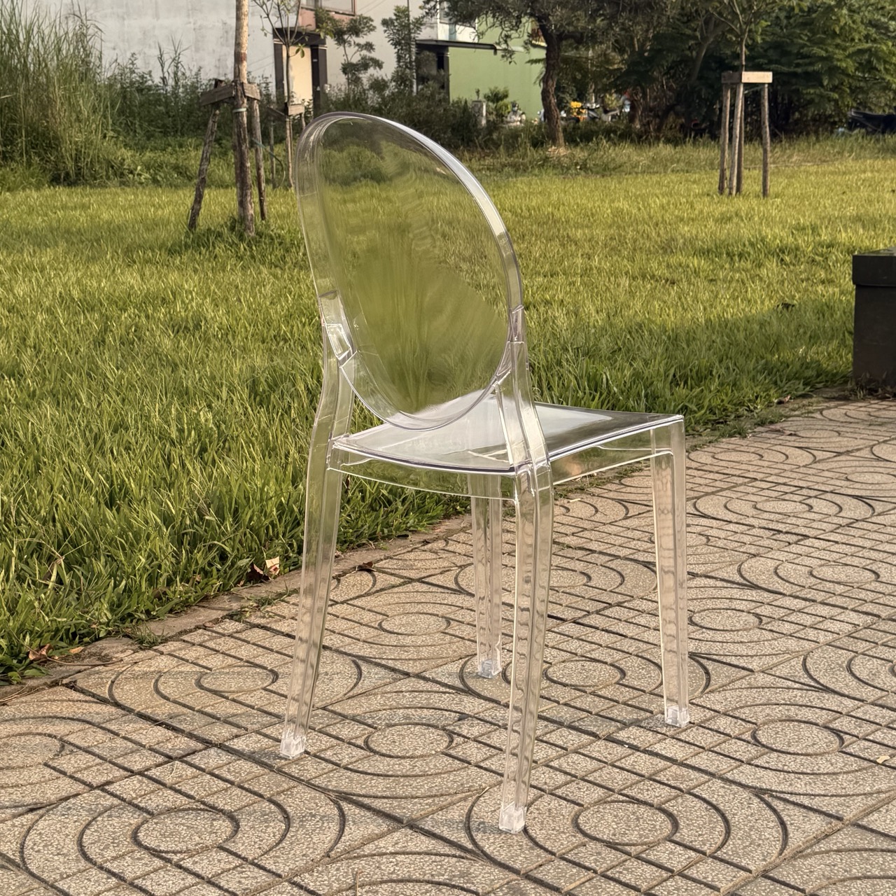 Ghế Ghost Trong Suốt Chân Vuông | Xcom.vn Ghế Ghost Trong Suốt Chân Vuông - Ảnh 4