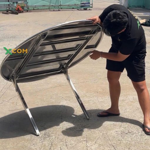Bàn Tròn Inox Chân Liền Gấp Siêu Gọn | Xcom.vn Cơ cấu gấp của bàn tròn inox chân liền trong ảnh thực tế
