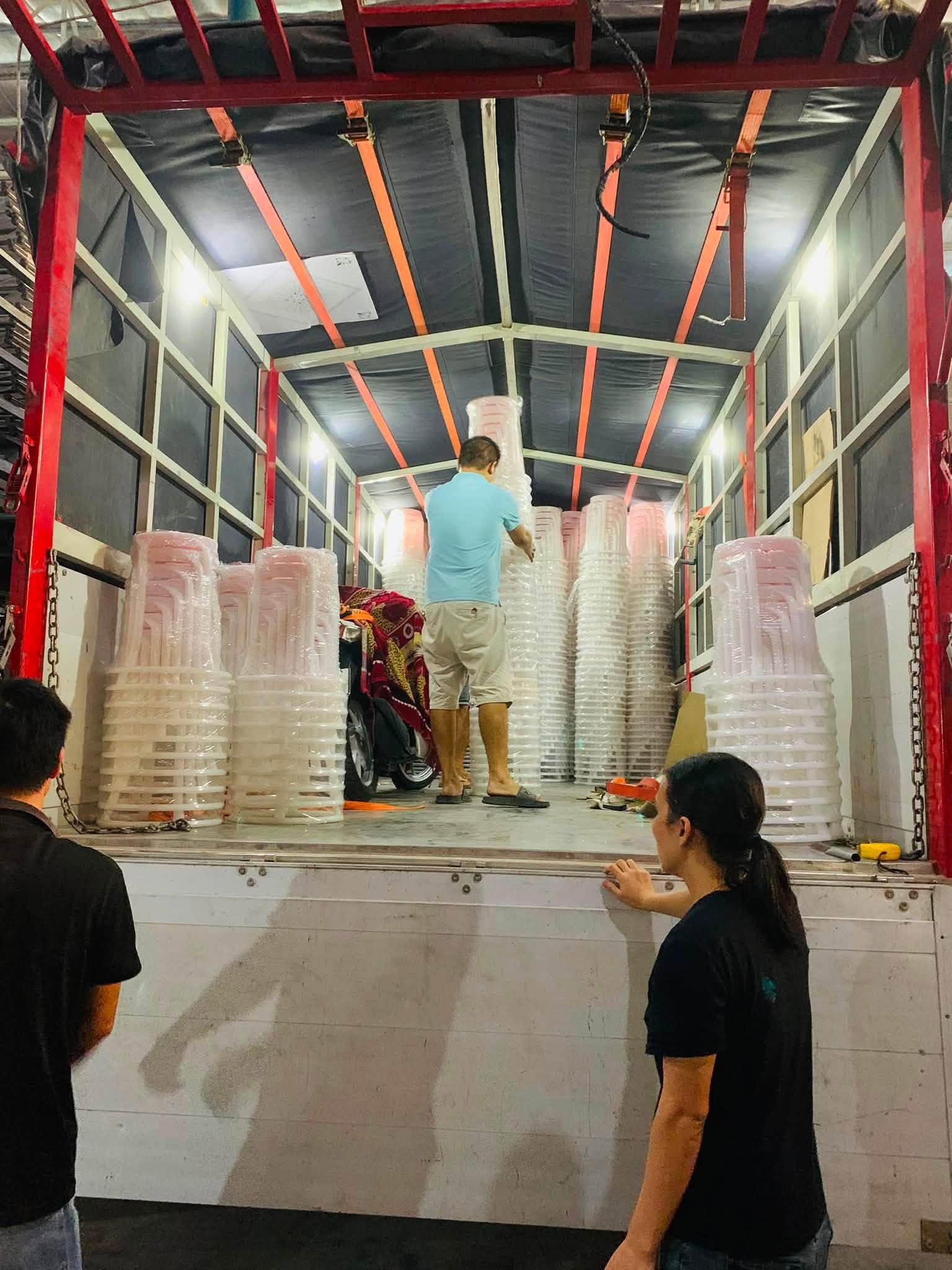 Ghế Đôn Nhựa Đúc | Xcom.vn Ghế đôn nhựa đúc xếp chồng khi giao hàng