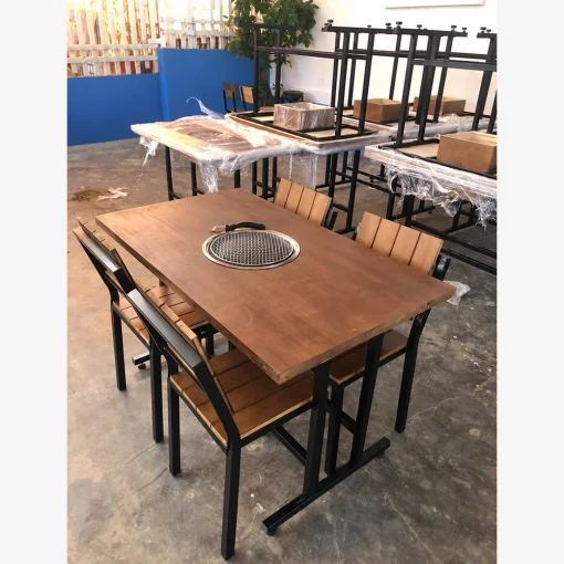 Góc nghiêng bộ QN22 với ghế tựa nan gỗ dọc
