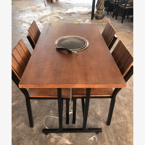 Mặt bàn QN22 có vị trí tròn ở giữa nhìn từ trên