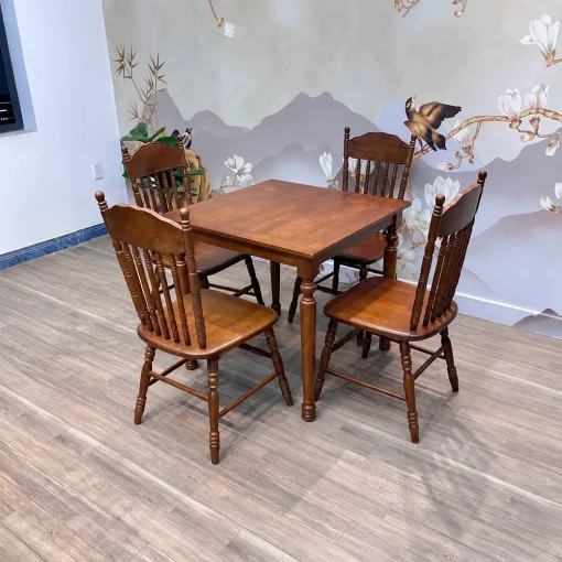 Bộ bàn ghế nhà hàng Amish QN05 gỗ cao su | Xcom.vn Bộ QN05 bàn vuông và bốn ghế tựa nan tiện góc nghiêng