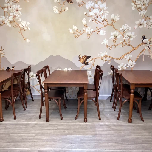 Các bộ bàn ghế Bistro QN14 bố trí nối tiếp trong không gian ăn uống