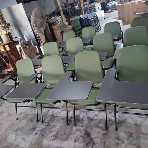 Ghế học sinh liền bàn MDF hoặc gỗ cao su | Xcom.vn Dãy ghế học sinh liền bàn nệm xanh rêu, khung đen và mặt bàn tối màu