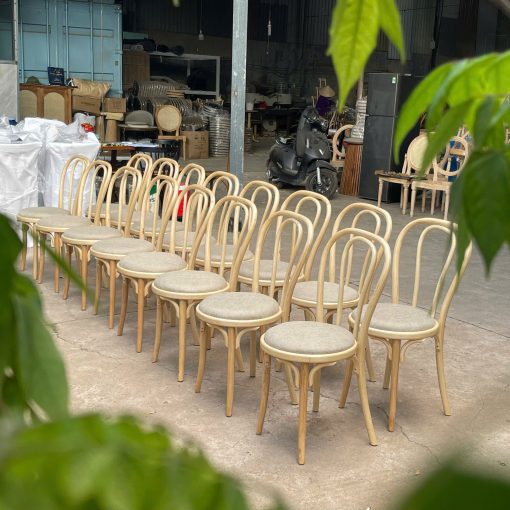 Ghế Thonet gỗ gia tiên mặt nệm vải bố | Xcom.vn Lưng uốn vòng cao của Ghế Thonet gỗ mặt nệm