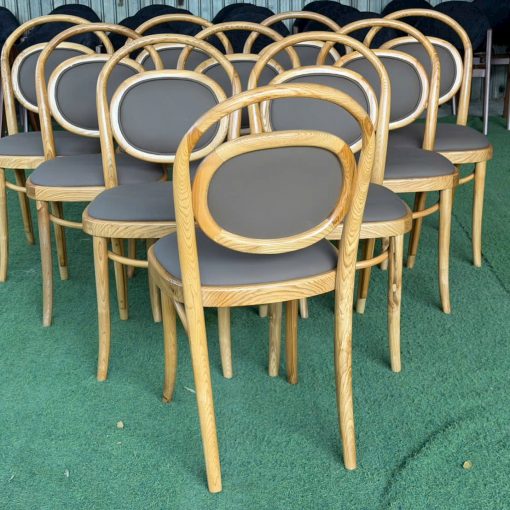 Ghế Thonet bọc simili tựa oval | Xcom.vn Khung tựa oval của Ghế Thonet nhìn từ phía sau