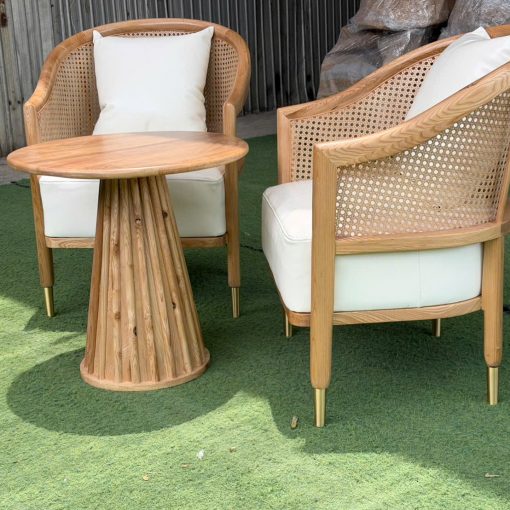 Cặp sofa Grasse gỗ Ash tựa đan mây nhựa | Xcom.vn Nệm simili màu kem và gối tựa của sofa Grasse