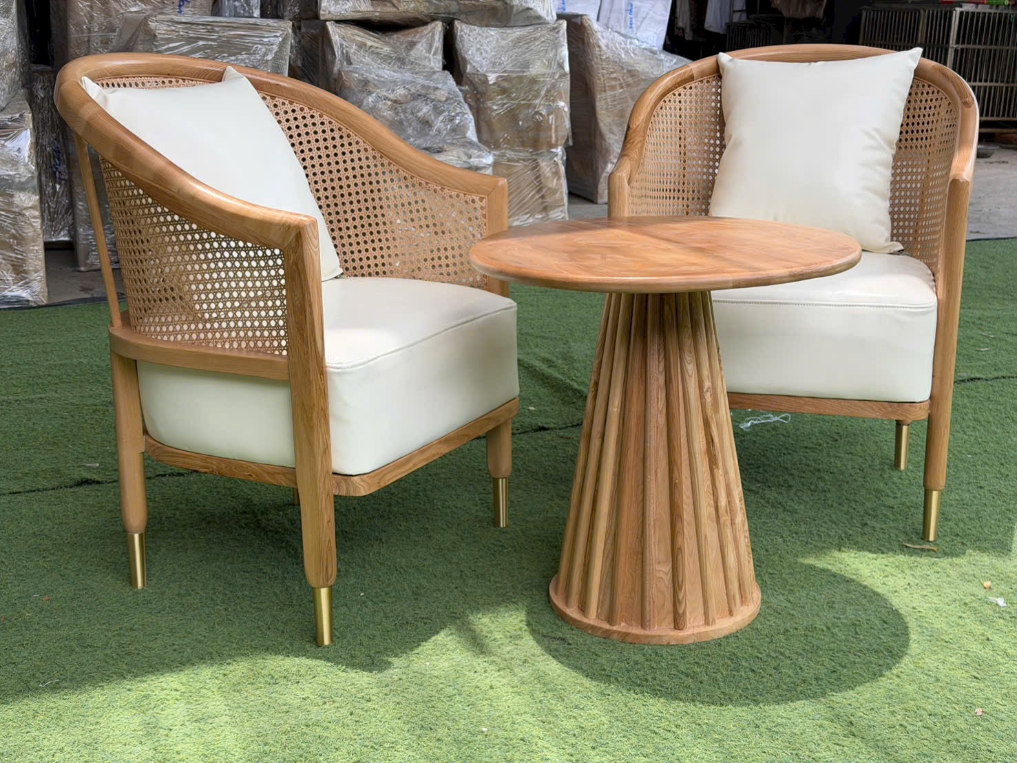 Cặp sofa Grasse gỗ Ash tựa đan mây nhựa | Xcom.vn Tựa đan mây nhựa của sofa Grasse gỗ Ash